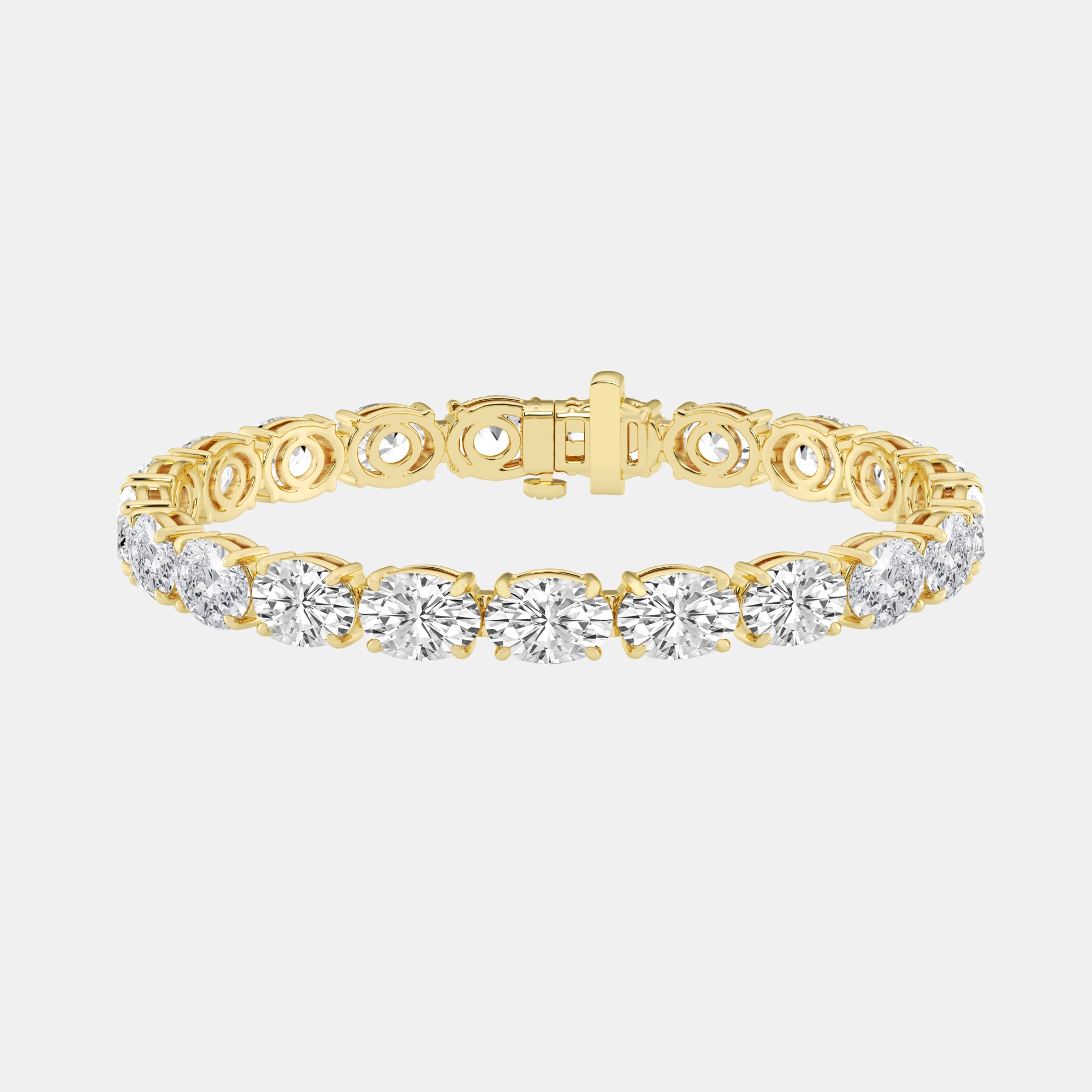 Oval / 18K Yellow Gold / D-F VS