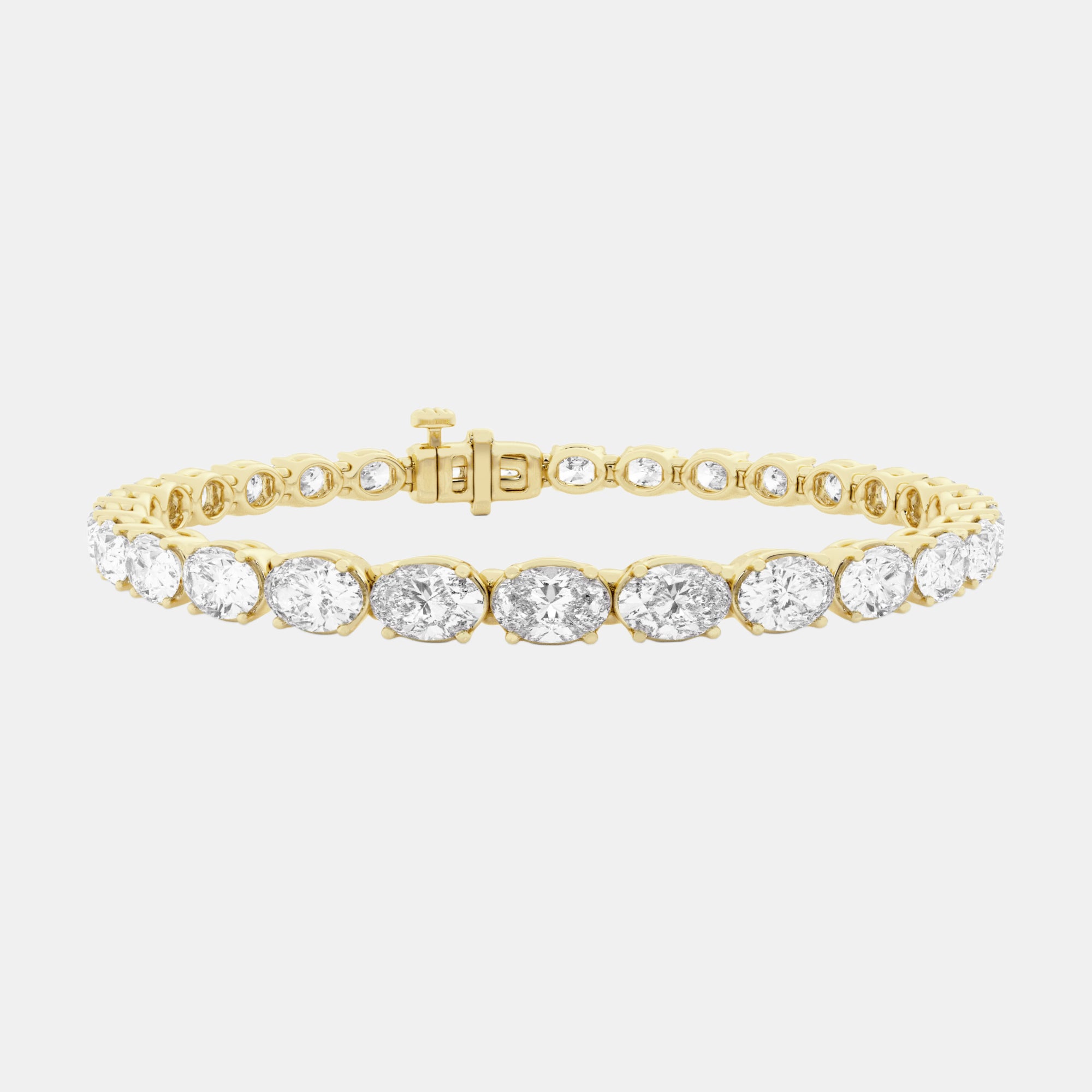 Oval / 14K Yellow Gold / D-F VS