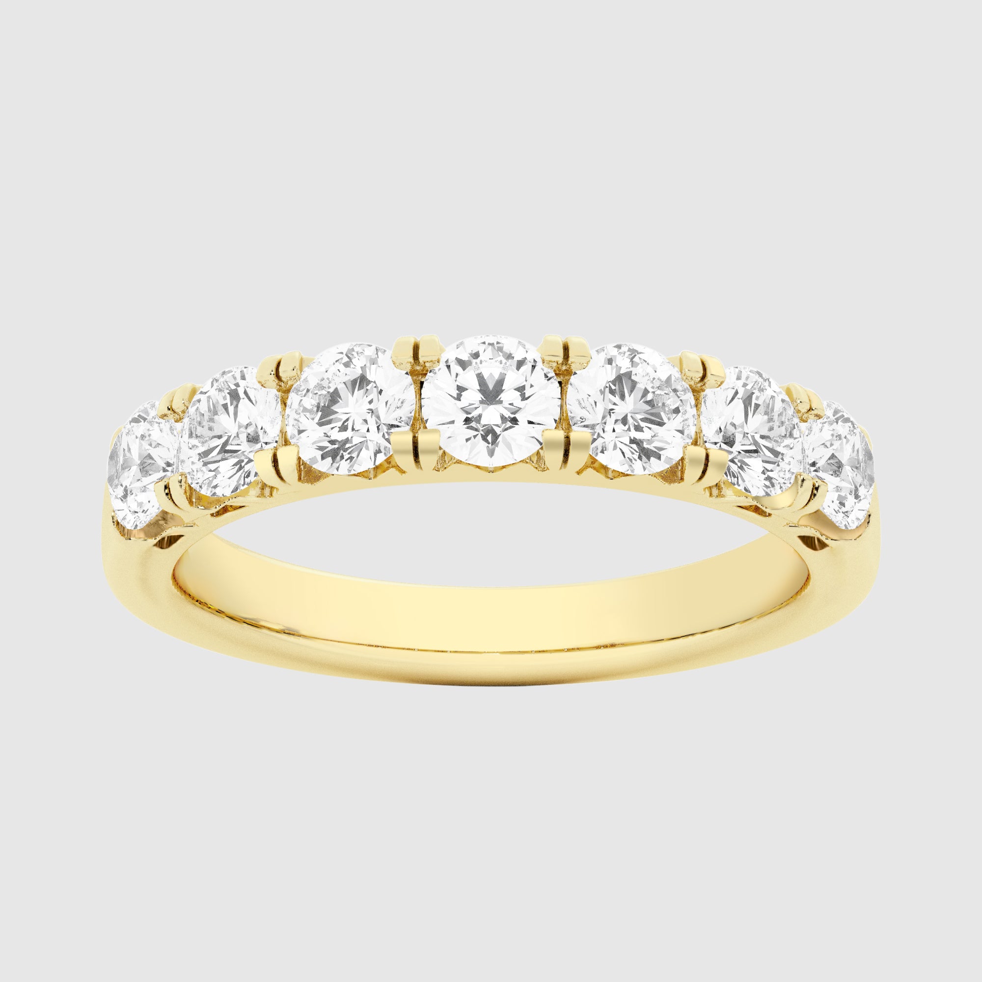 Round / 14K Yellow Gold / D-F VS